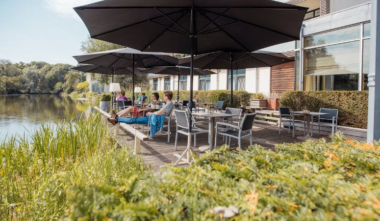 Terras restaurant Vlonders Hotel Mitland